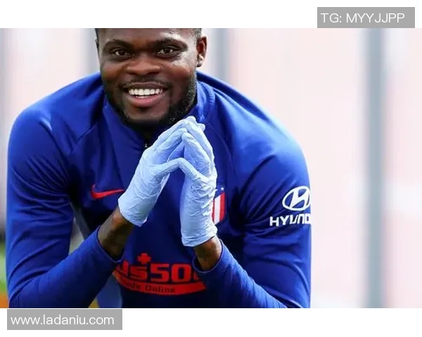 足球明星出场服设计革新：功能与时尚的完美融合解析